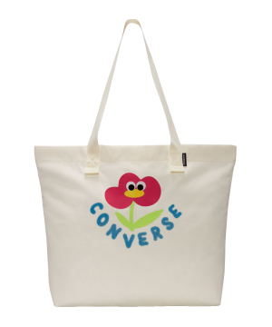converse-seasonal-graphic-tote-bag-f286-10024957-a01-lifestyle_front.png