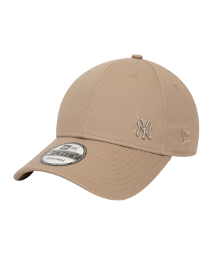 new-era-ny-yankees-flawless-9forty-cap-fabr-60435128-lifestyle_front.png