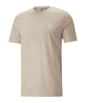 puma-classics-small-logo-t-shirt-braun-f88-535587-lifestyle_front.png