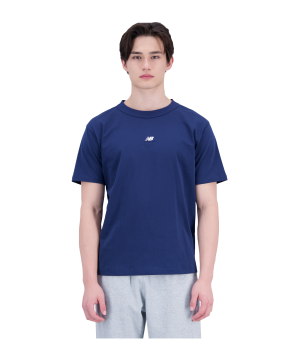 new-balance-athletics-remastered-t-shirt-fnny-mt31504-lifestyle_front.png