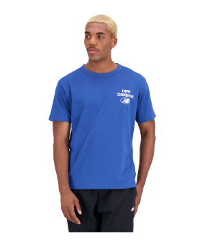 new-balance-essentials-logo-t-shirt-blau-fate-mt31518-lifestyle_front.png