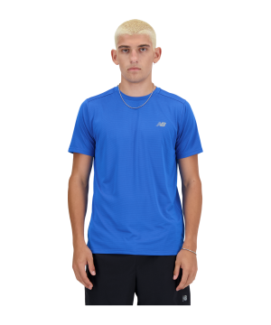 new-balance-essentials-t-shirt-fbul-mt41222-lifestyle_front.png