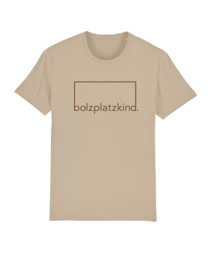 bolzplatzkind-geduld-t-shirt-sand-braun-bpksttu755-lifestyle_front.png