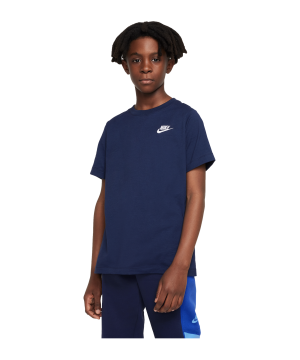 nike-futura-t-shirt-kids-blau-f411-ar5254-lifestyle_front.png