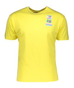 new-balance-essentials-tag-t-shirt-gelb-fftl-mt11516-lifestyle_front.png