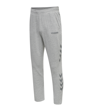 hummel-legacy-tapered-hose-grau-f2006-212567-lifestyle_front.png