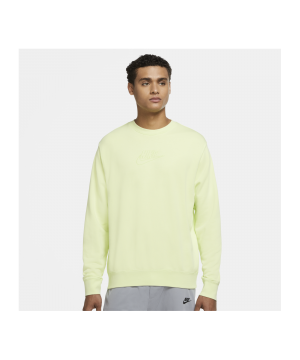 nike-essentials-french-terry-crew-sweatshirt-f736-dd4664-lifestyle_front.png