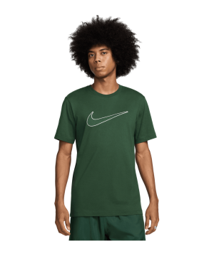 nike-t-shirt-gruen-f323-fn0248-lifestyle_front.png