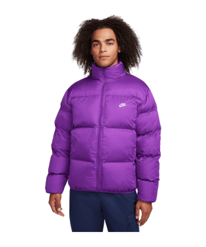 nike-club-puffer-jacke-lila-f507-fb7368-lifestyle_front.png
