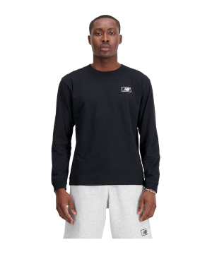 new-balance-essentials-sweatshirt-schwarz-fbk-mt33510-lifestyle_front.png