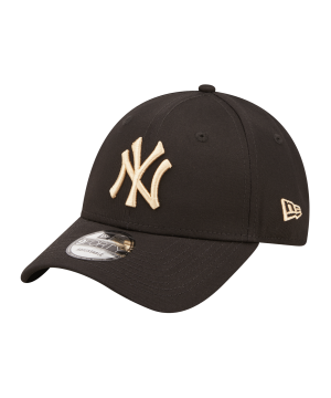 new-era-ny-yankees-league-ess-9forty-cap-fblkoml-60298720-lifestyle_front.png